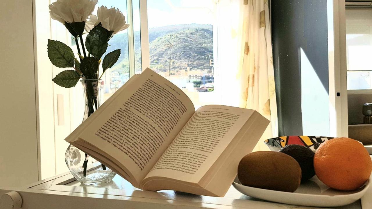 Atico En El Corazon De Santa Cruz/ Cozy Penthouse Apartment Екстериор снимка